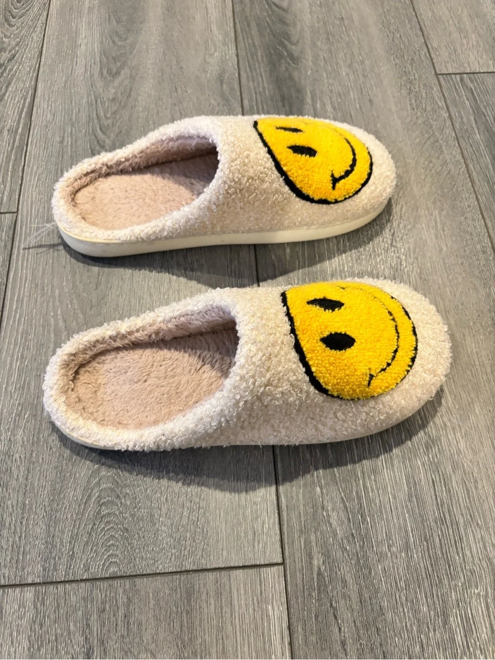 Kids Cozy Cream Smiley Slippers - Yellow Smiley Design
